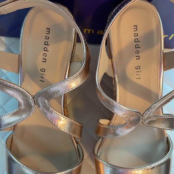 Madden Girl Rose Gold Metallic Wedge Sandals - Picture 6 of 9